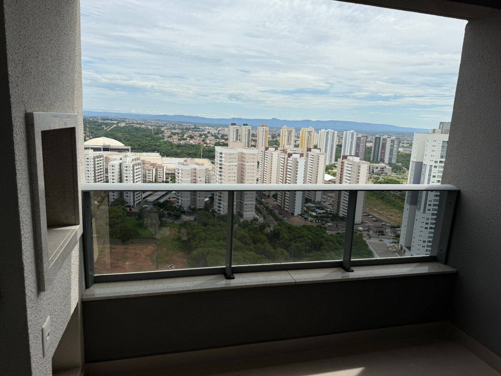 Apartamento à venda com 3 quartos, 105m² - Foto 1