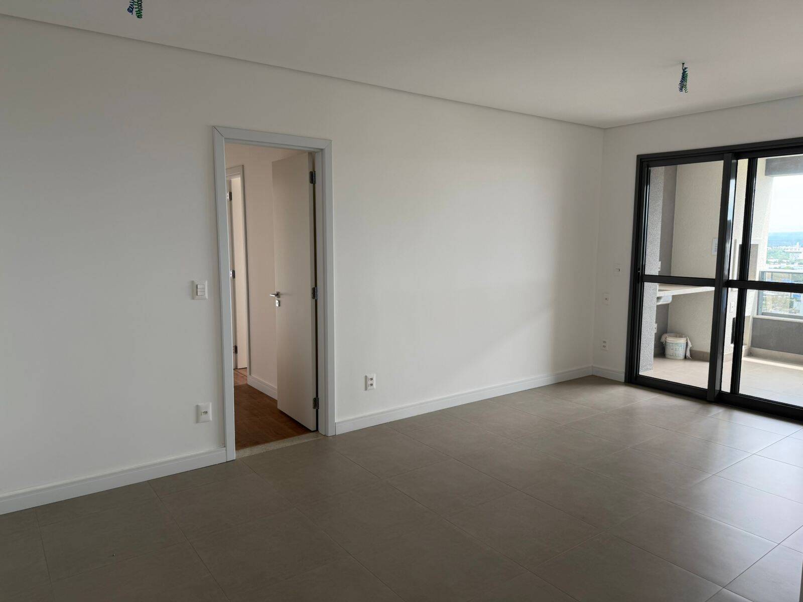 Apartamento à venda com 3 quartos, 105m² - Foto 3